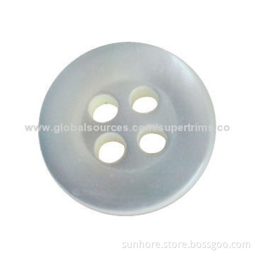 Real shell button in natural colorNew